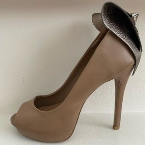 Aldo bow tie peep toe pump